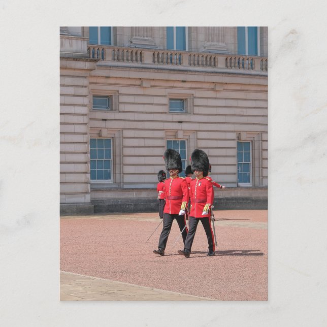 Buckingham Palace, London UK Postcard (Front)