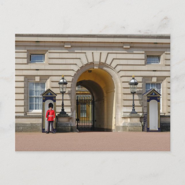 Buckingham Palace, London UK Postcard (Front)