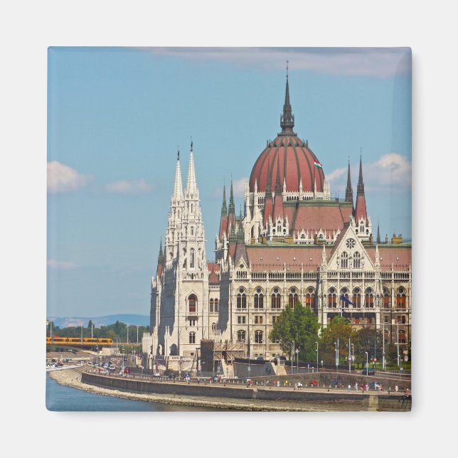 Budapest, the building of the Parliament Magnet (Front)