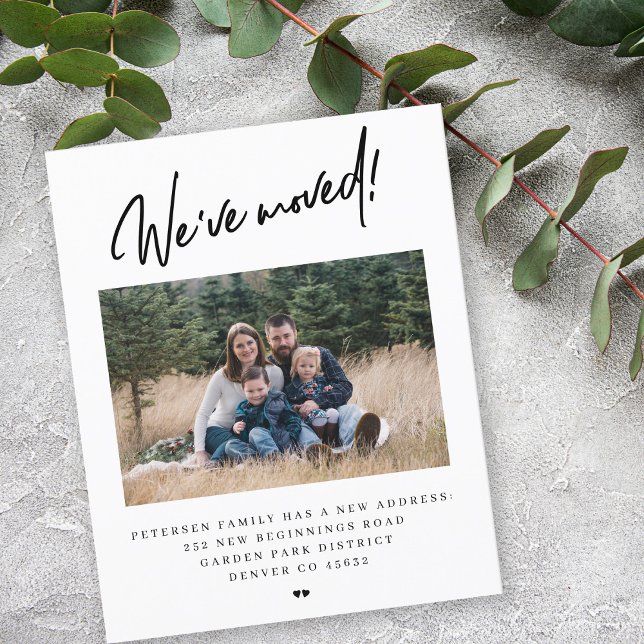 Budget simple photo moving announcement (Creator Uploaded)