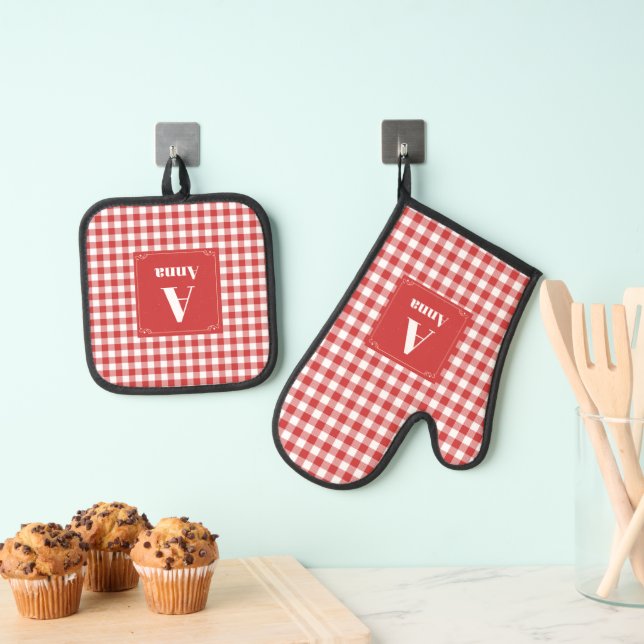 Buffalo Plaid custom Monogrammed Modern Oven Mitt & Pot Holder Set (Insitu(Hanging))