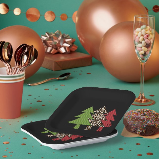 Buffalo Plaid Merry Christmas Tree Family Matching Paper Plate (Multi)