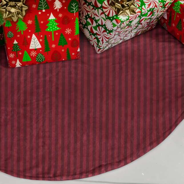 Burgundy Red Thin Stripe Faux Linen Tree Skirt (Burgundy Red Thin Stripe Faux Linen Tree Skirt)
