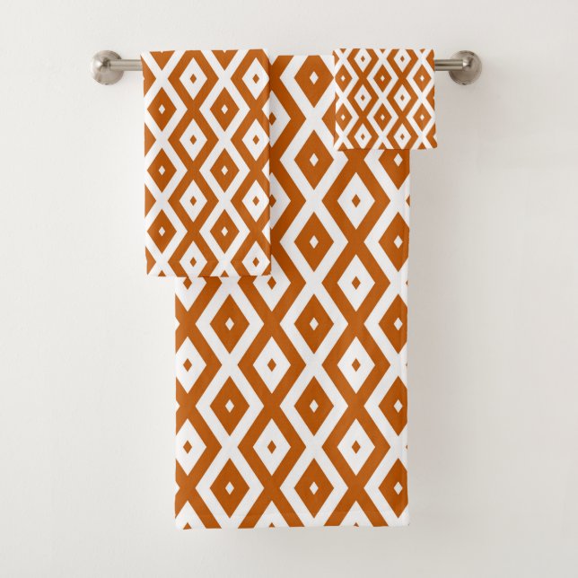 Burnt orange and white diamond pattern bath towel set (Insitu)