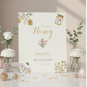 Butter Yellow She Found Her Honey Bee Bridal Party Pedestal Sign