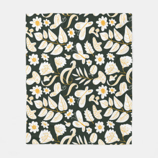Butterflies & Flowers: Doodle Summer Pattern. Fleece Blanket