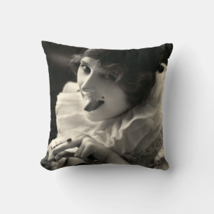C. 1910 Pretty Woman's Taunt Cushion