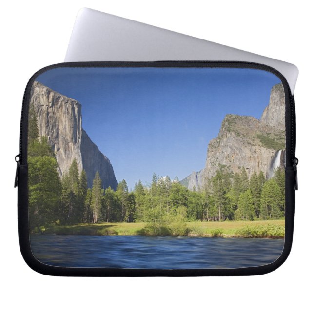 CA, Yosemite NP, Valley view with El Capitan, Laptop Sleeve (Front)