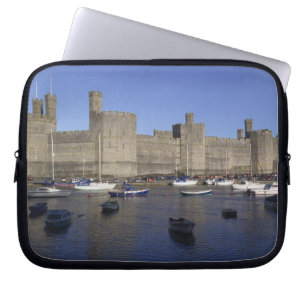 Caernarfon Castle, Gwynedd, Wales (RF) Laptop Sleeve