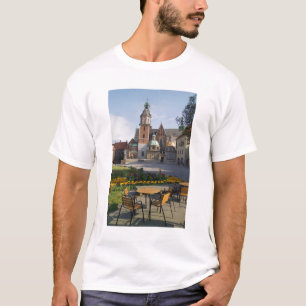 Cafe overlooking Wawel Cathedral, Wawel Hill, T-Shirt