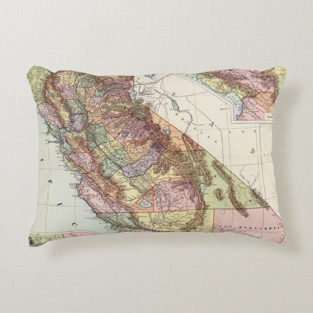 California 8 decorative cushion (Front)