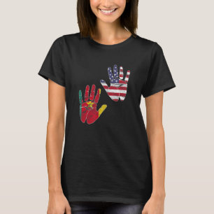 Cameroon Cameroonian America American Flag Hand Mi T-Shirt