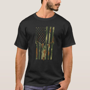 Camo US Flag Deer Skull Vintage Hunting Patriotic T-Shirt