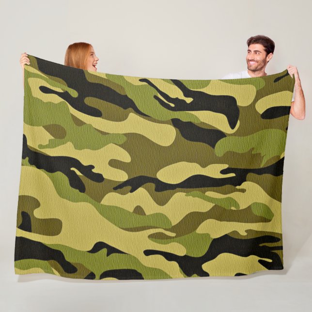 camouflage fleece blanket (In Situ)