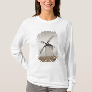 Campo de Criptana, antique La Mancha windmills T-Shirt