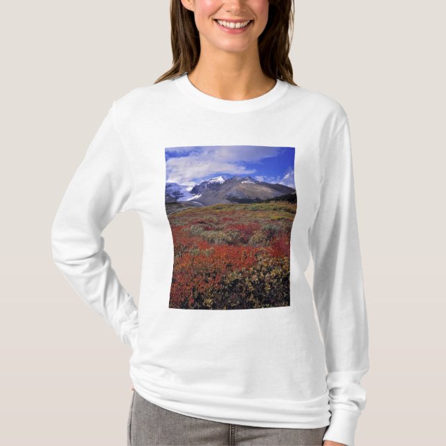 Canada, Alberta, Banff NP. Huckleberries provide T-Shirt (Front)