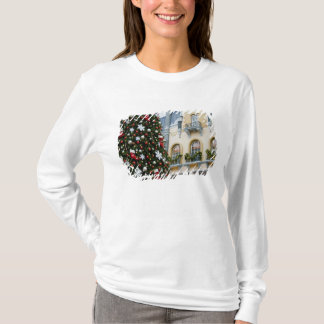 Canada, Alberta, Edmonton. West Edmonton Mall. T-Shirt