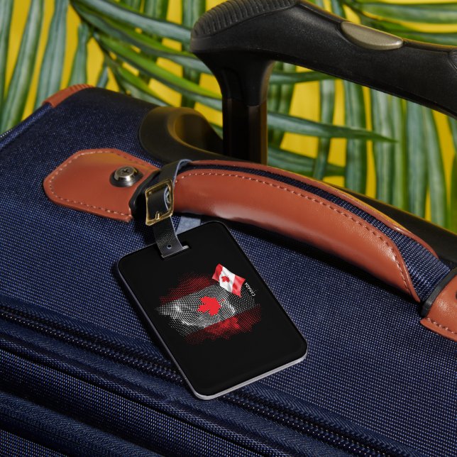 Canada flag luggage tag (Front Insitu 1)