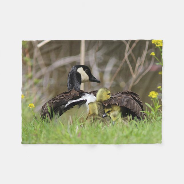 Canada goose family fleece blanket (Front (Horizontal))