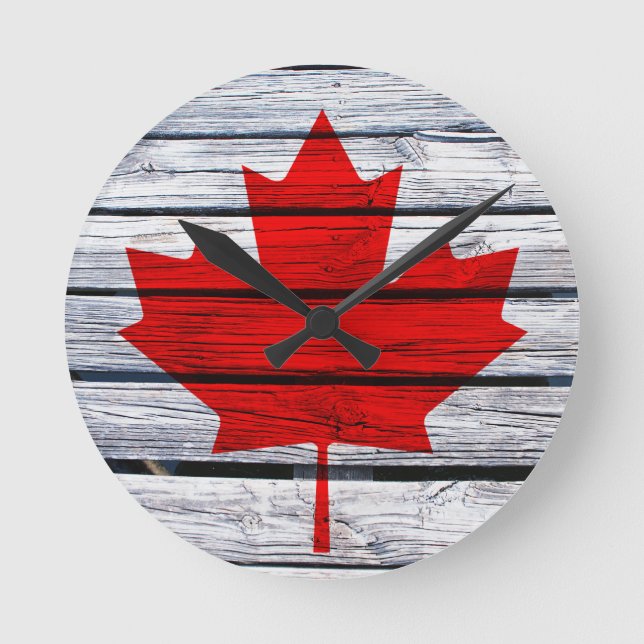 Canadian Flag Rustic Wood Round Clock (Front)