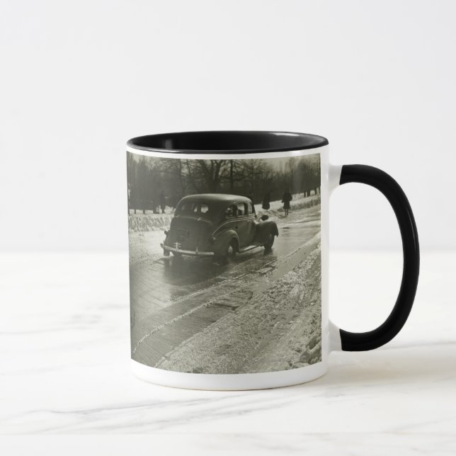 Car on road mug (Right)