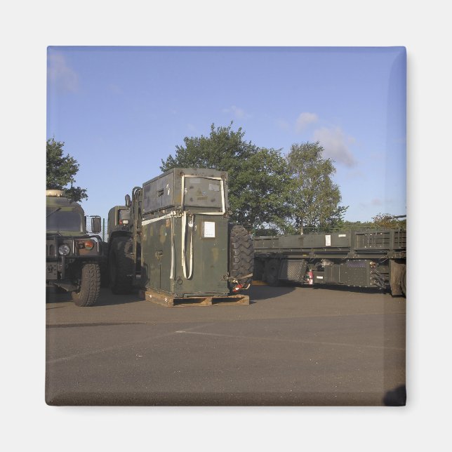 Cargo being prepared magnet (Front)