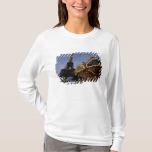 Carousel by the Eiffel Tower in the evening, T-Shirt