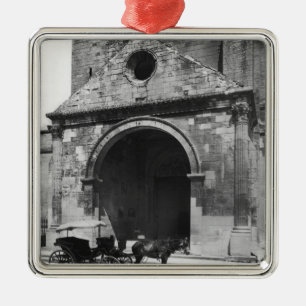 Carriage Waiting before porch of cathedral Metal Tree Decoration