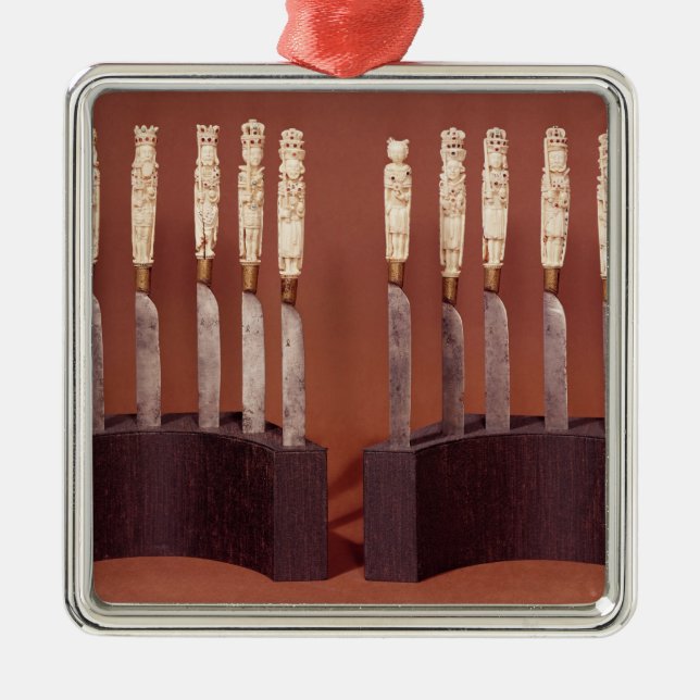 Carved Knife Handles Showing English Monarchs Metal Tree Decoration (Front)