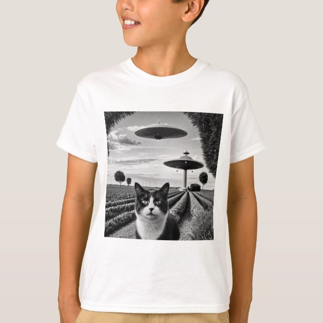 Cat and UFO  T-Shirt (Front)