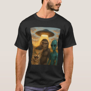 Cat Bigfoot Alien Selfie Funny Photo With UFO Kids T-Shirt