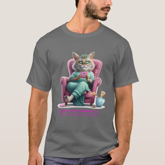 Cat Boss girl T-Shirt (Front)