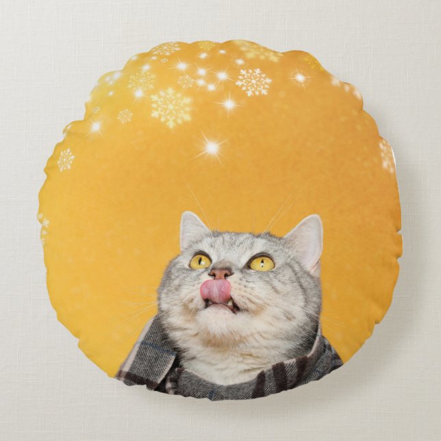 Cat Catching Snowflakes Winter Round Throw Pillow (Front)