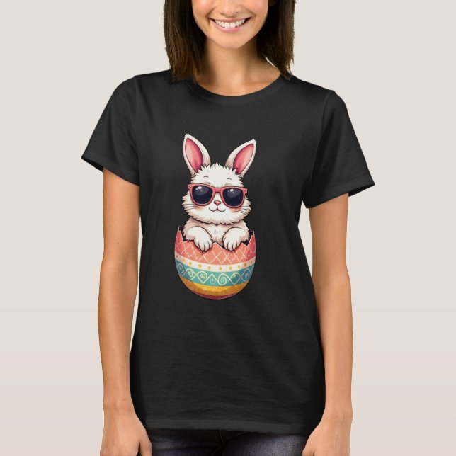 Cat Easter Egg Hunt Funny Cat Wearing Sunglasses E T-Shirt (Front)