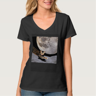 Cat In Outer Space  Cute Kitten Kitty Strange T-Shirt