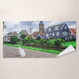Cat in traditional fishing village bath towel