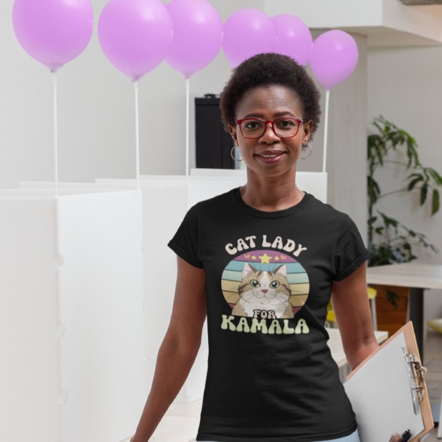 Cat lady supports Kamala  T-Shirt (Creator Uploaded)