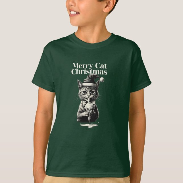 Cat on the grass. T-Shirt (Front)
