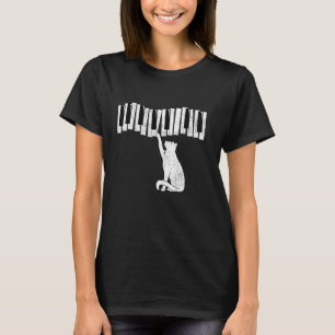 Cat Pointing On Piano Cat Playing Piano Funny Pet  T-Shirt