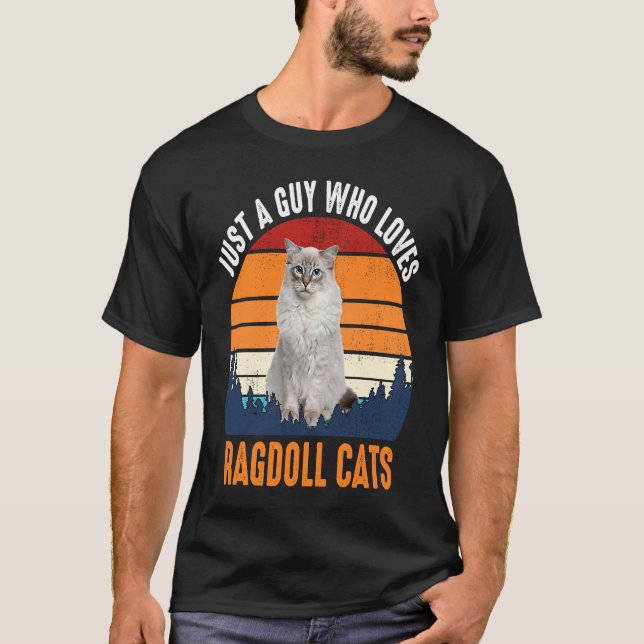 CAT  RAGDOLL CAT T-Shirt (Front)