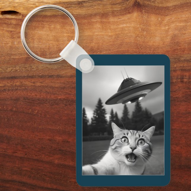 Cat Selfie UFO Keychain Funny Cute Alien (Front)
