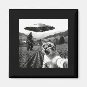 Cat Selfie With Alien Ufo Funny Cat Alien Bigfoot Magnet