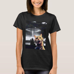 Cat Selfie With Alien UFO Funny Cat For Men Women  T-Shirt