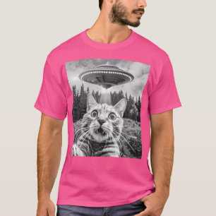 Cat Selfie With Alien Ufo Funny Cat For Men Women T-Shirt