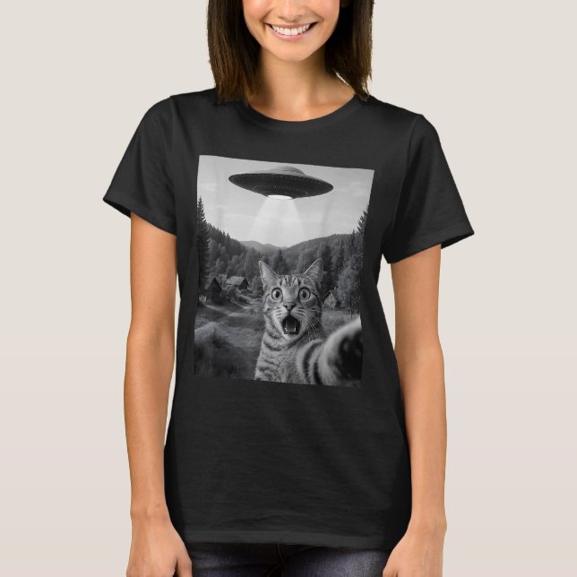 Cat Selfie With Alien Ufo Funny Cat Funny Ed Cat  T-Shirt (Front)
