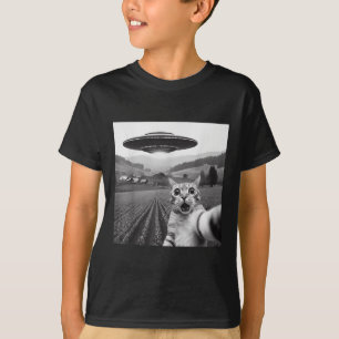 Cat Selfie With Alien Ufo Funny Cat Gifts For Men  T-Shirt