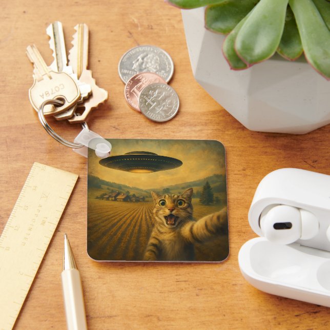 Cat Selfie With Alien UFO Funny Cat Gifts Key Ring (Desk)