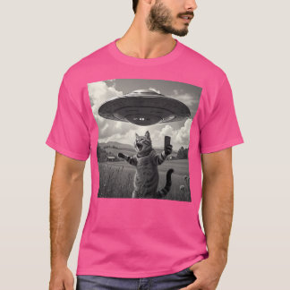 Cat Selfie With Alien Ufo Funny Cat T-Shirt