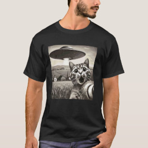 Cat Selfie With Alien UFO Funny Cat T-Shirt