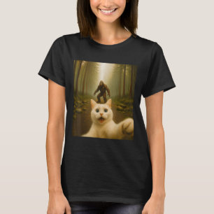 Cat Selfie With Bigfoot Funny Cats Gifts For Men W T-Shirt